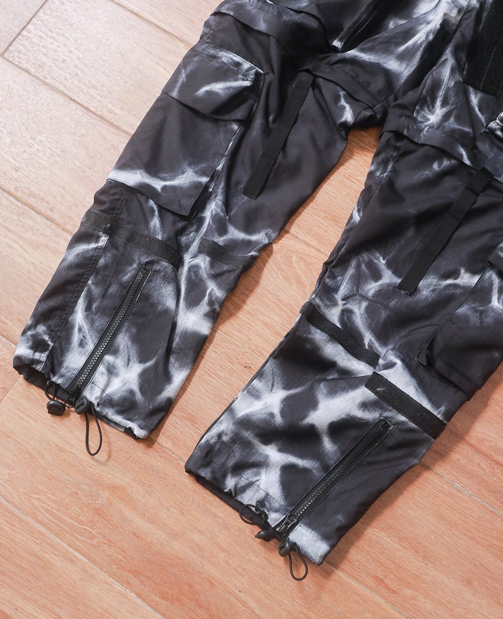  08.02.24 - VTG CONVERTIBLE NYLON PANTS 