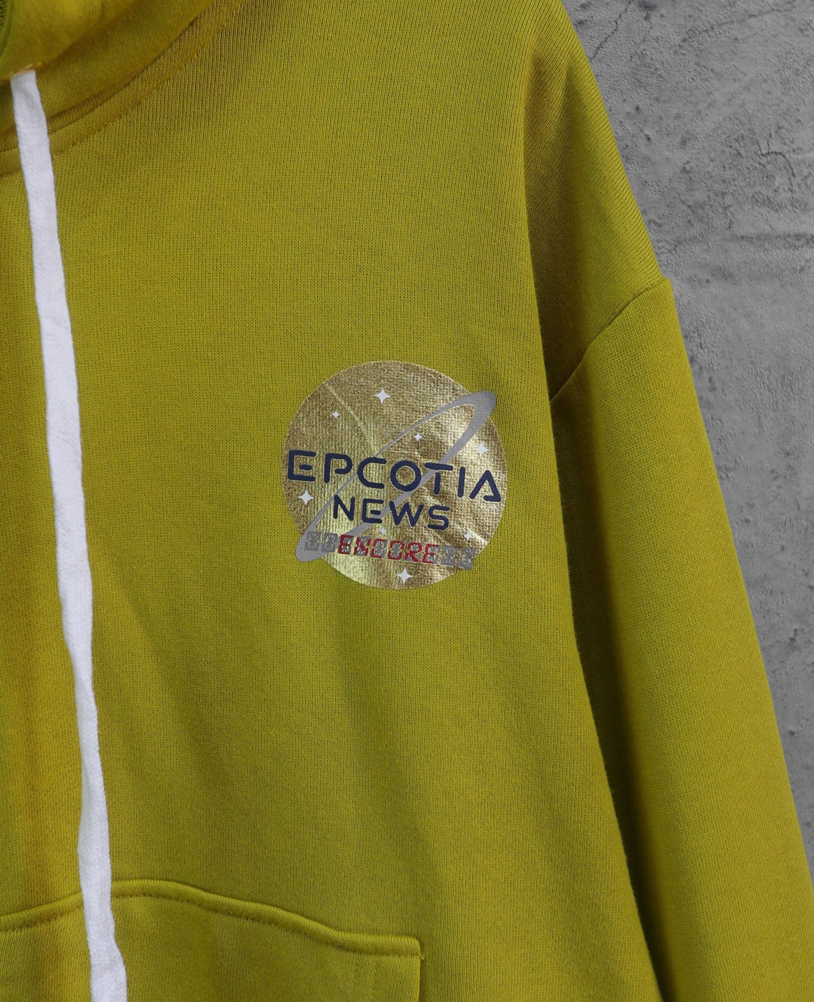  01.09.24 - VTG CROPPED ZIP UP HOODIE - NEWS DOME TOUR 2018 EPCOTIA 