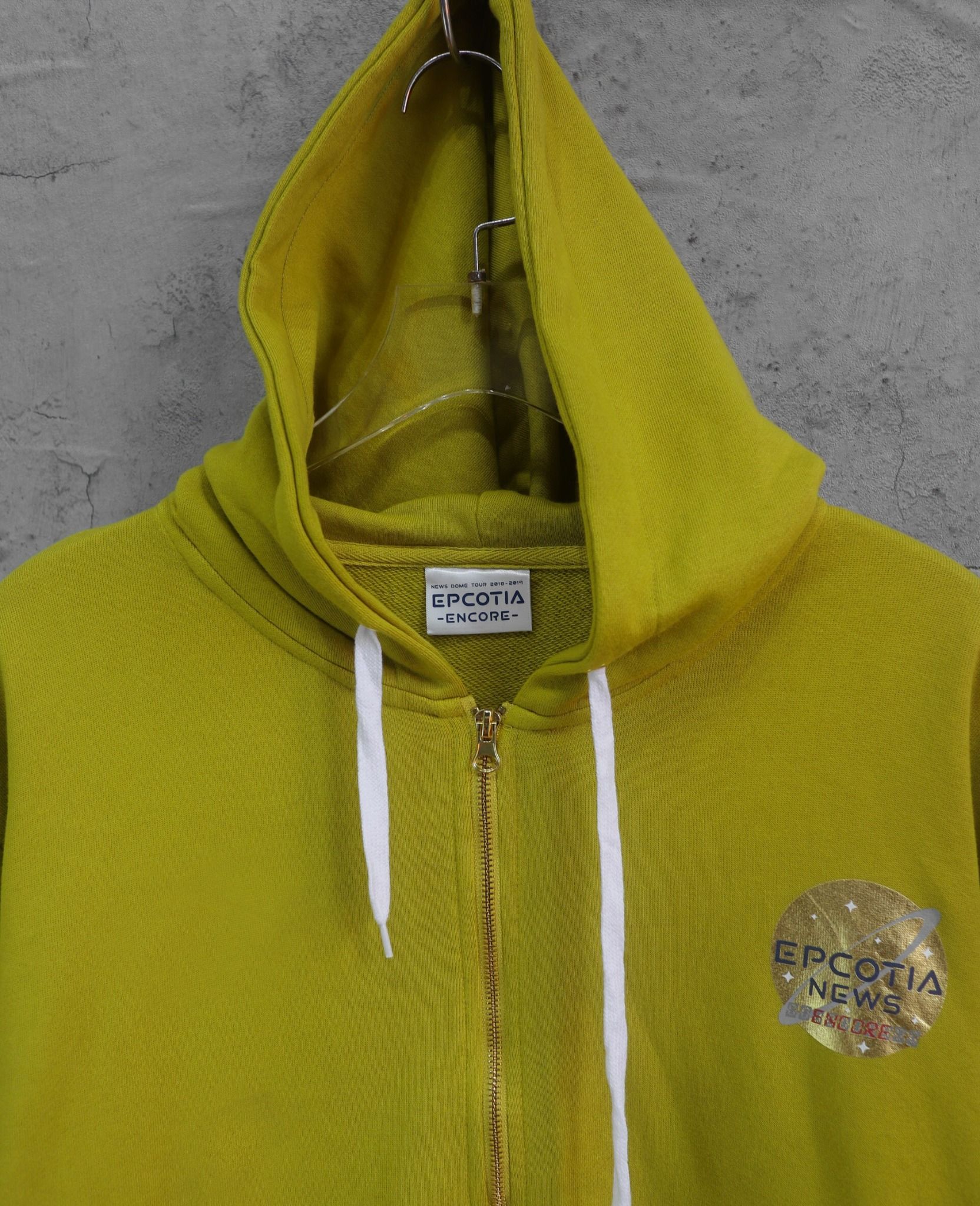  01.09.24 - VTG CROPPED ZIP UP HOODIE - NEWS DOME TOUR 2018 EPCOTIA 