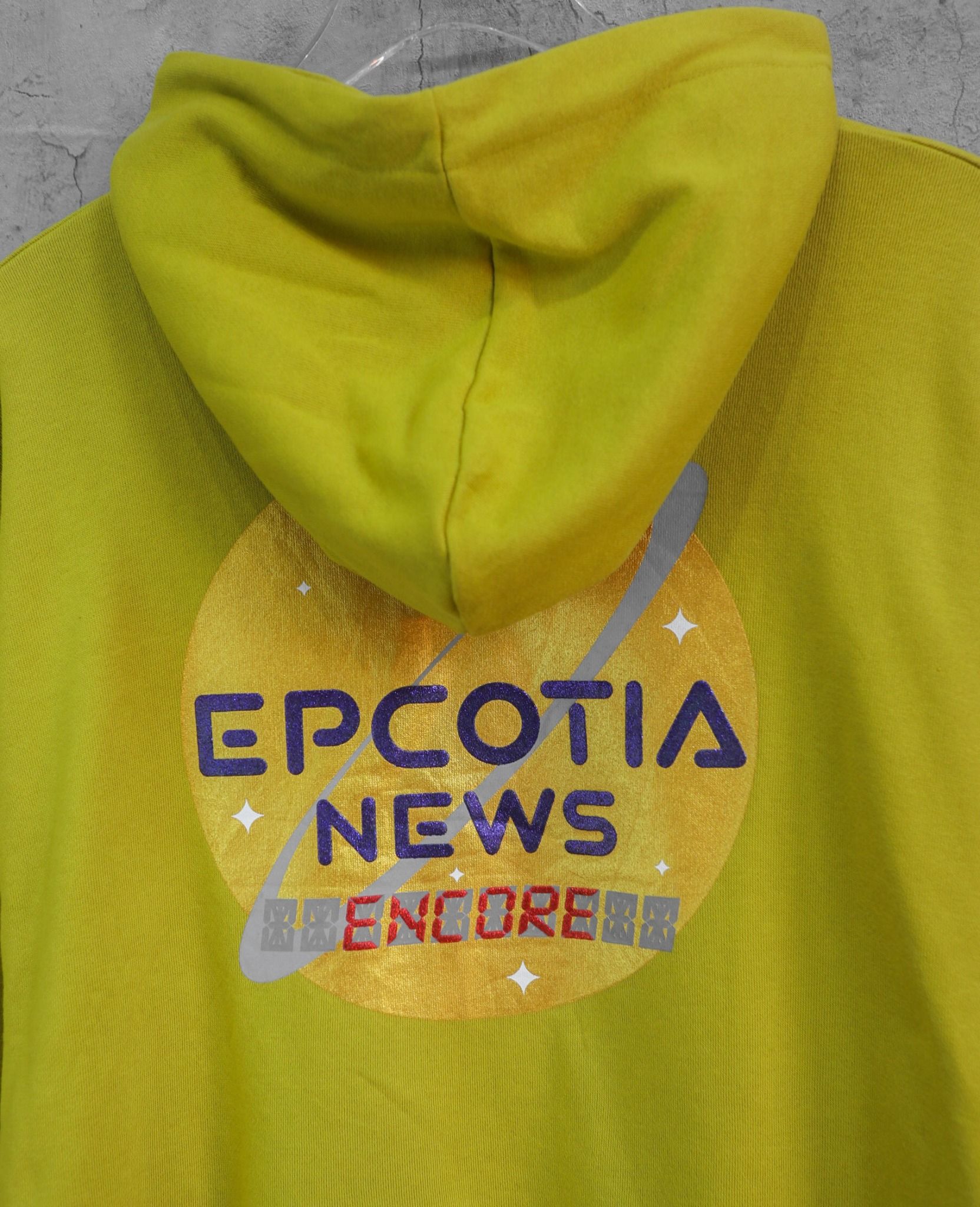  01.09.24 - VTG CROPPED ZIP UP HOODIE - NEWS DOME TOUR 2018 EPCOTIA 