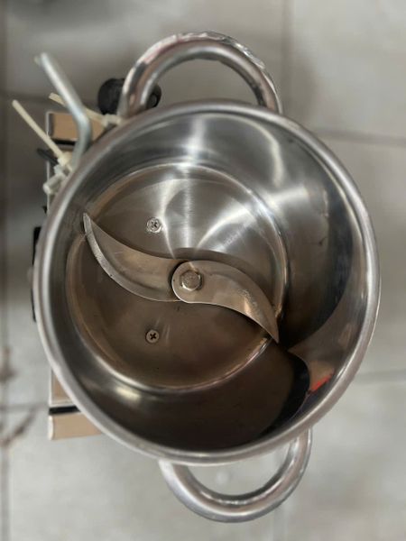 Máy xay giò gia đình đường kính 18cm- chân inox-AT-XGC500