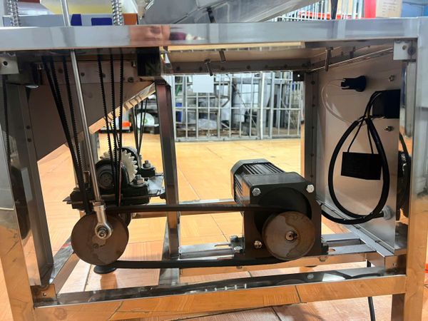 Máy bóc vỏ trứng cút SBKJ