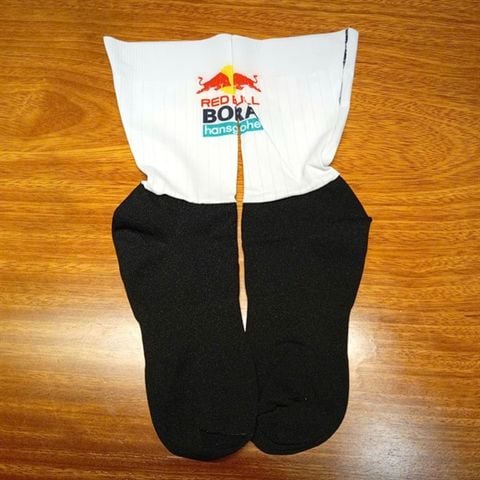 Tất đạp xe đội tuyển Bora