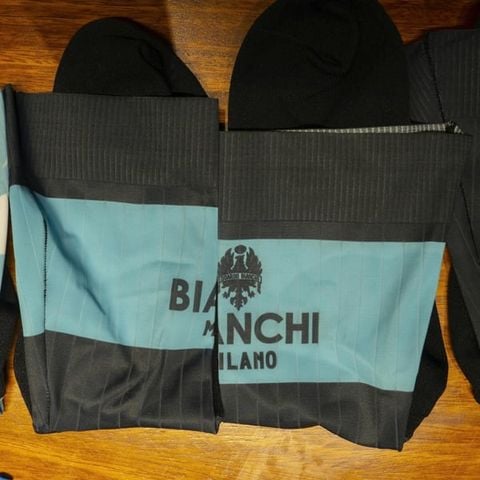 Tất đạp xe đội tuyển BIANCHI