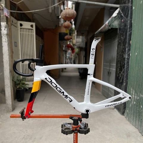 Khung road carbon Pina F 2026 phanh đĩa