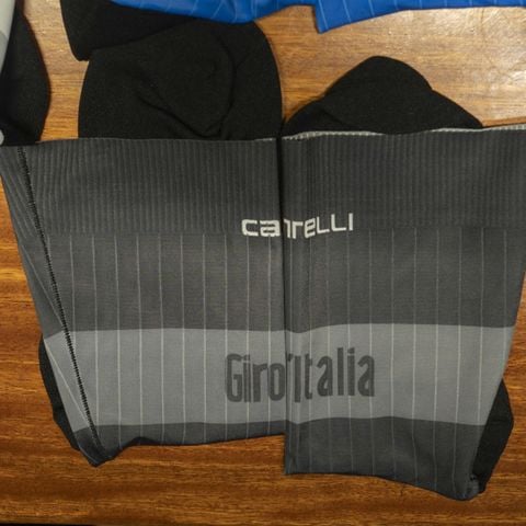 Tất đạp xe đội tuyển Casttelli