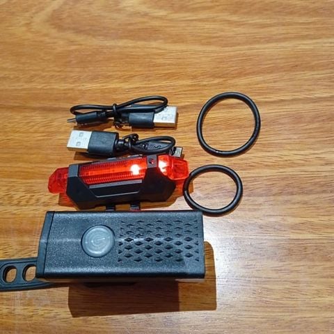 Combo đèn trước sau mã T026