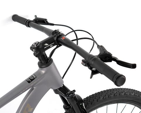 Xe TW MTB M390 shimano U4000 9 speed phanh dầu Tektro