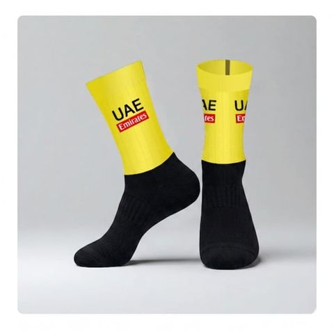 Tất đạp xe đội tuyển UAE