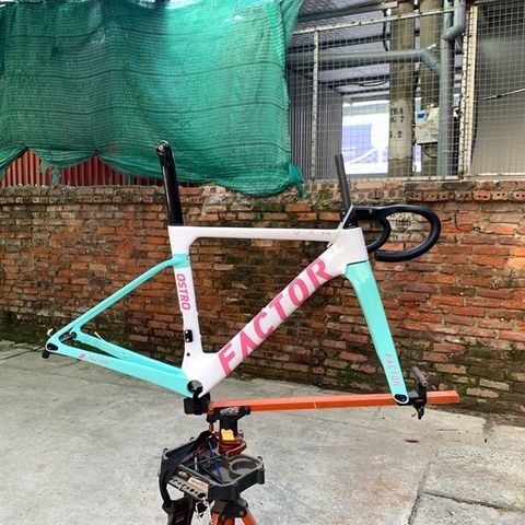 Khung carbon FACTOR OSTRO V.A.M phanh đĩa