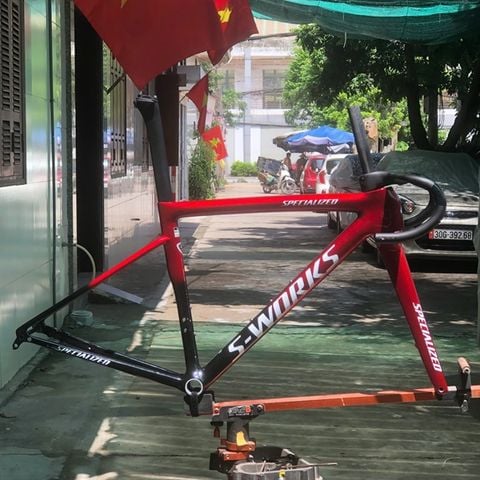 Khung carbon SWorks Tarmac SL8 phanh đĩa kèm ghi đông