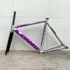 Khung Fixed Gear LOW II càng carbon F1 sử dụng cọc yên 31.6mm
