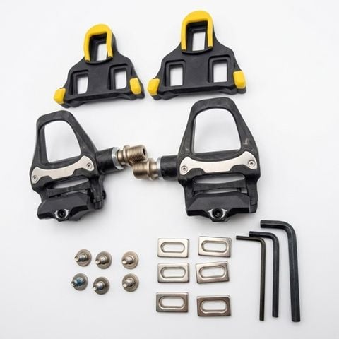 Pedal cá RPANTAHI carbon trong hộp đen mã R26
