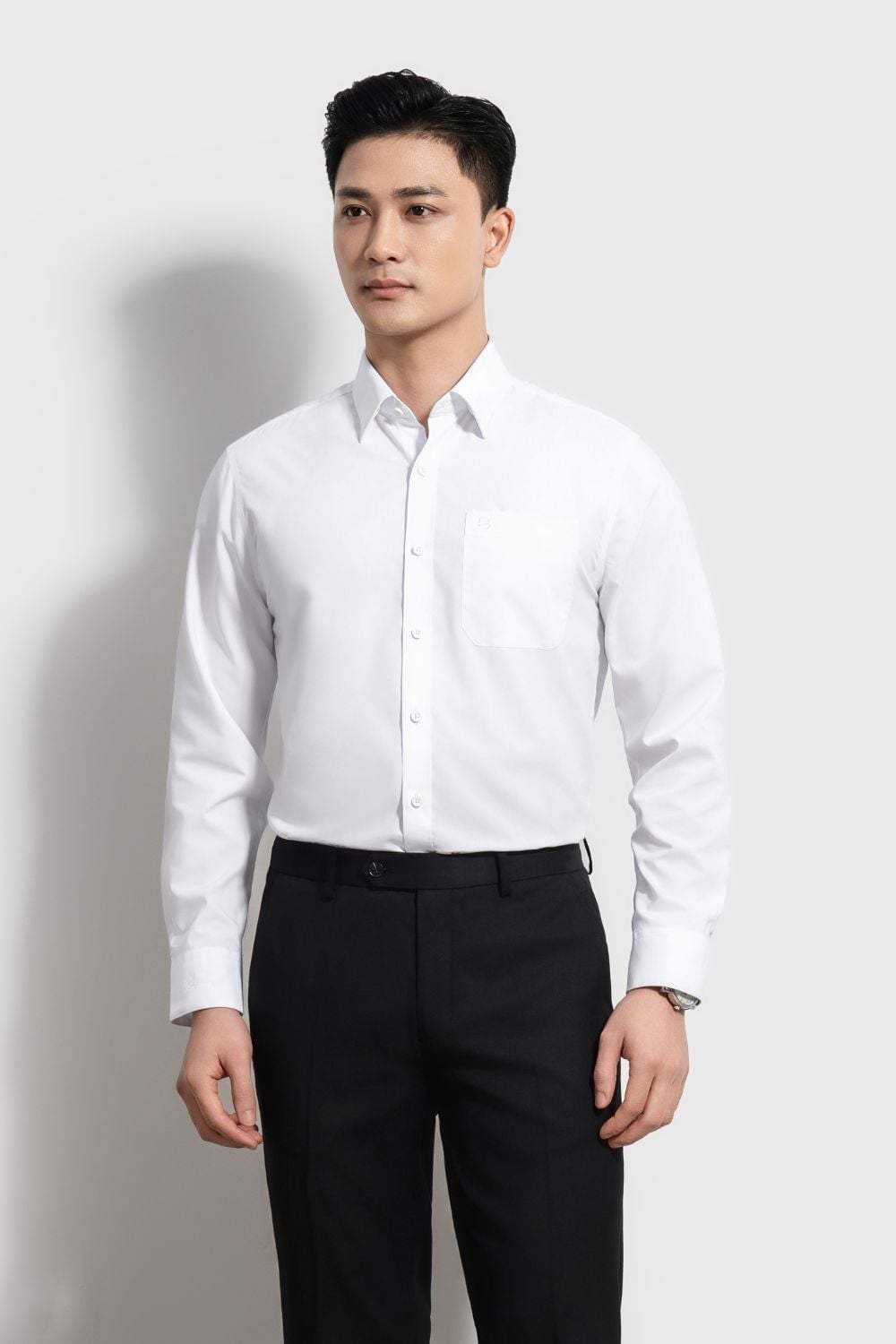  Áo Sơ Mi Dài Tay Trắng Thiết Kế Basic Có Túi Ngực 1SMDB689TRK 