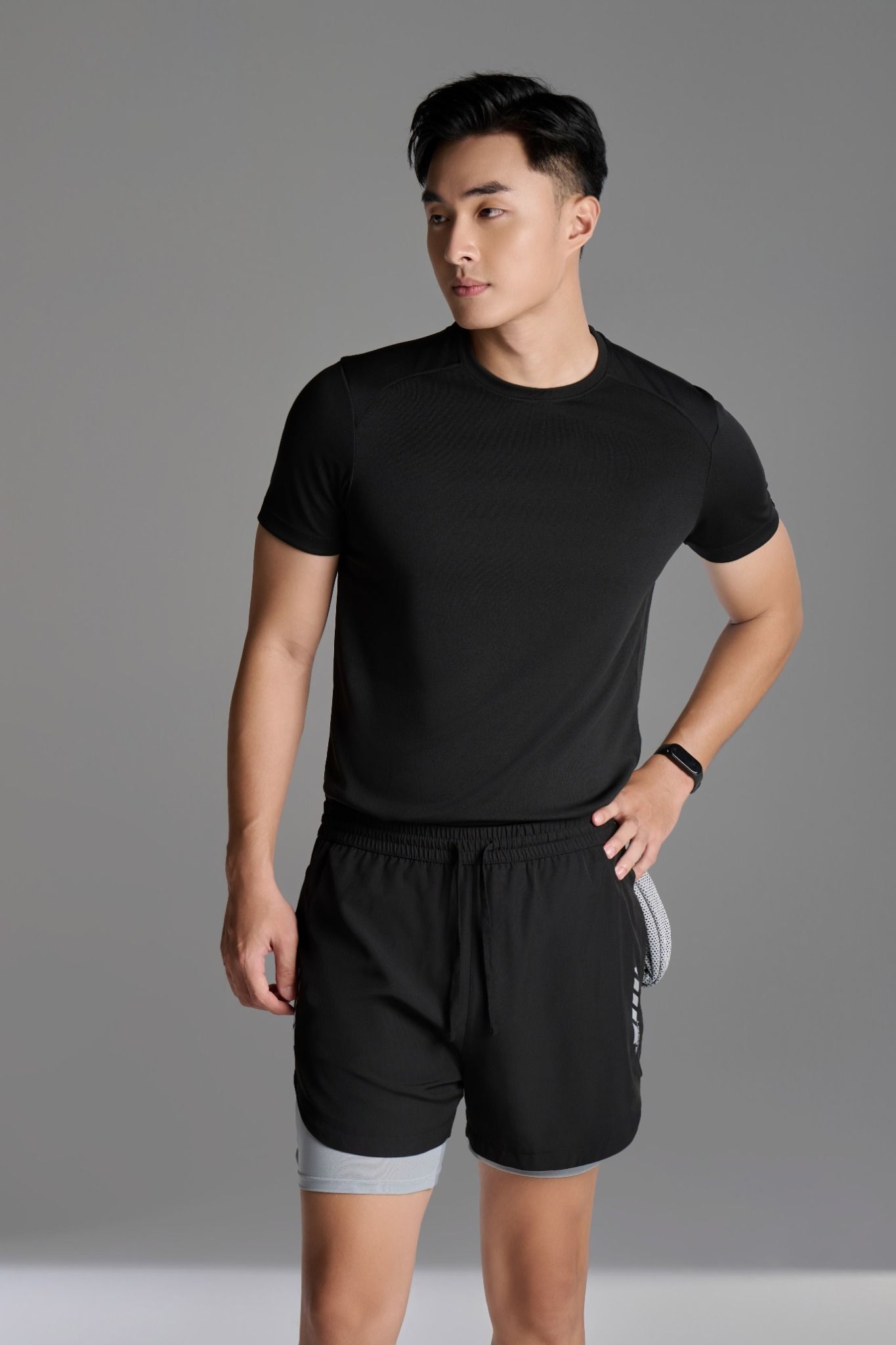  COMBO Bộ Thể Thao Áo Phông Cơ Bản 8APKB402 Và Quần Đùi Gió 9QDGT521DEN 