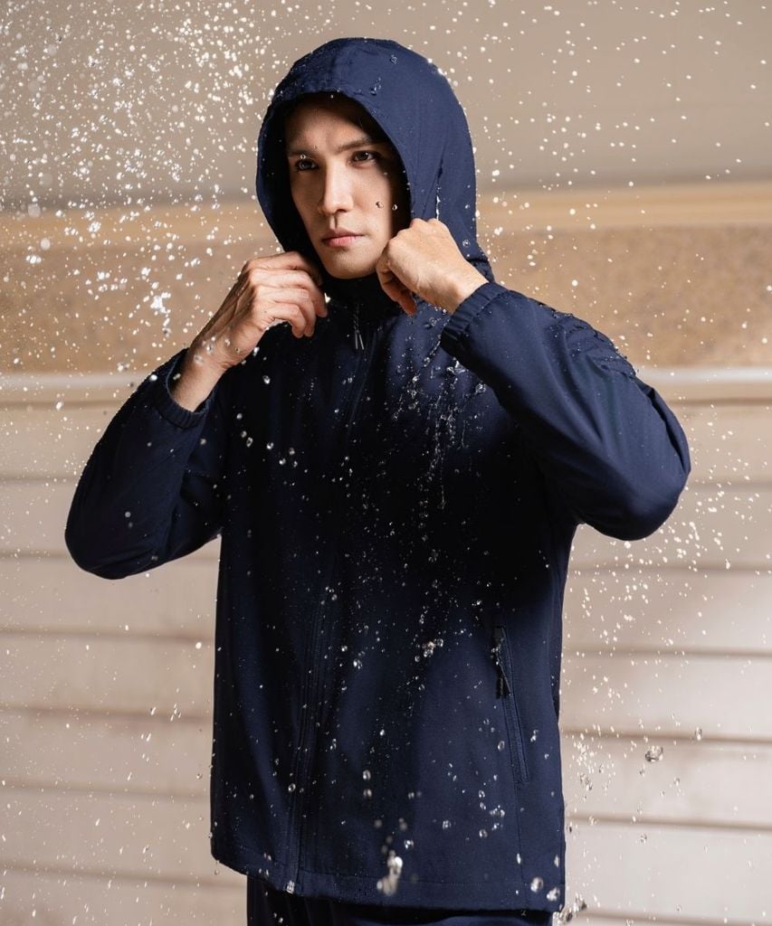  Combo Áo Khoác + Quần Gió Chống Nước, Chống Bám Bẩn Tốt 9AG2T001DEN + 9QGDB001DEN - Tặng 1 Đôi Tất 