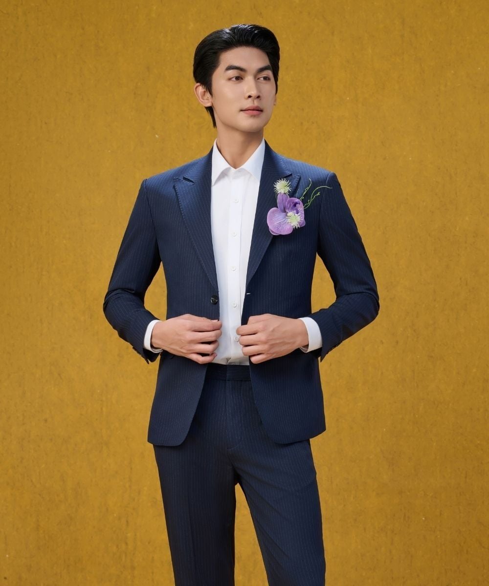  Áo Vest Tím Than Kẻ Sọc Nhỏ Biluxury 8AVBS401TTT Và Quần Âu 8QAUS401TTT 