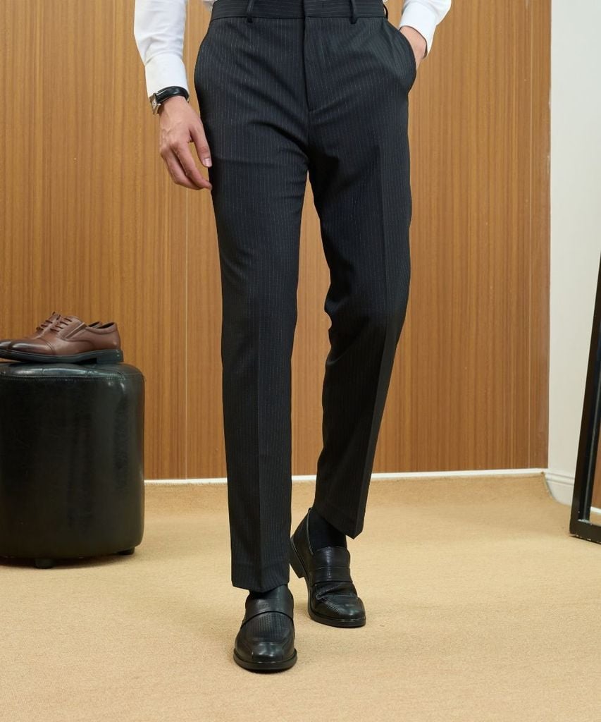  Quần Âu Đen Kẻ Sọc Chống Nhăn, Co Giãn, Chống Bám Bẩn 8QAUS401DEN 