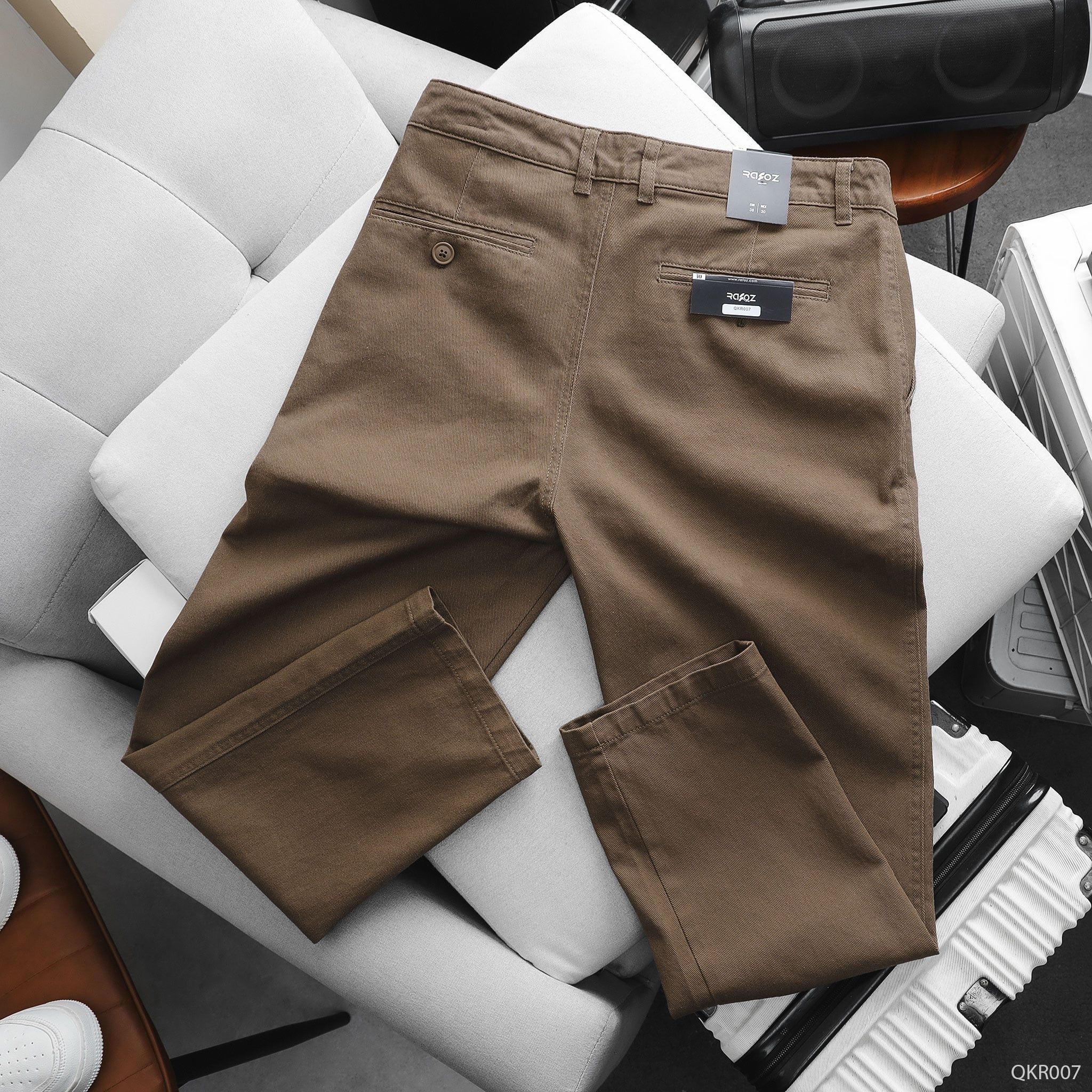  Quần kaki Straight Essential pants - 007 