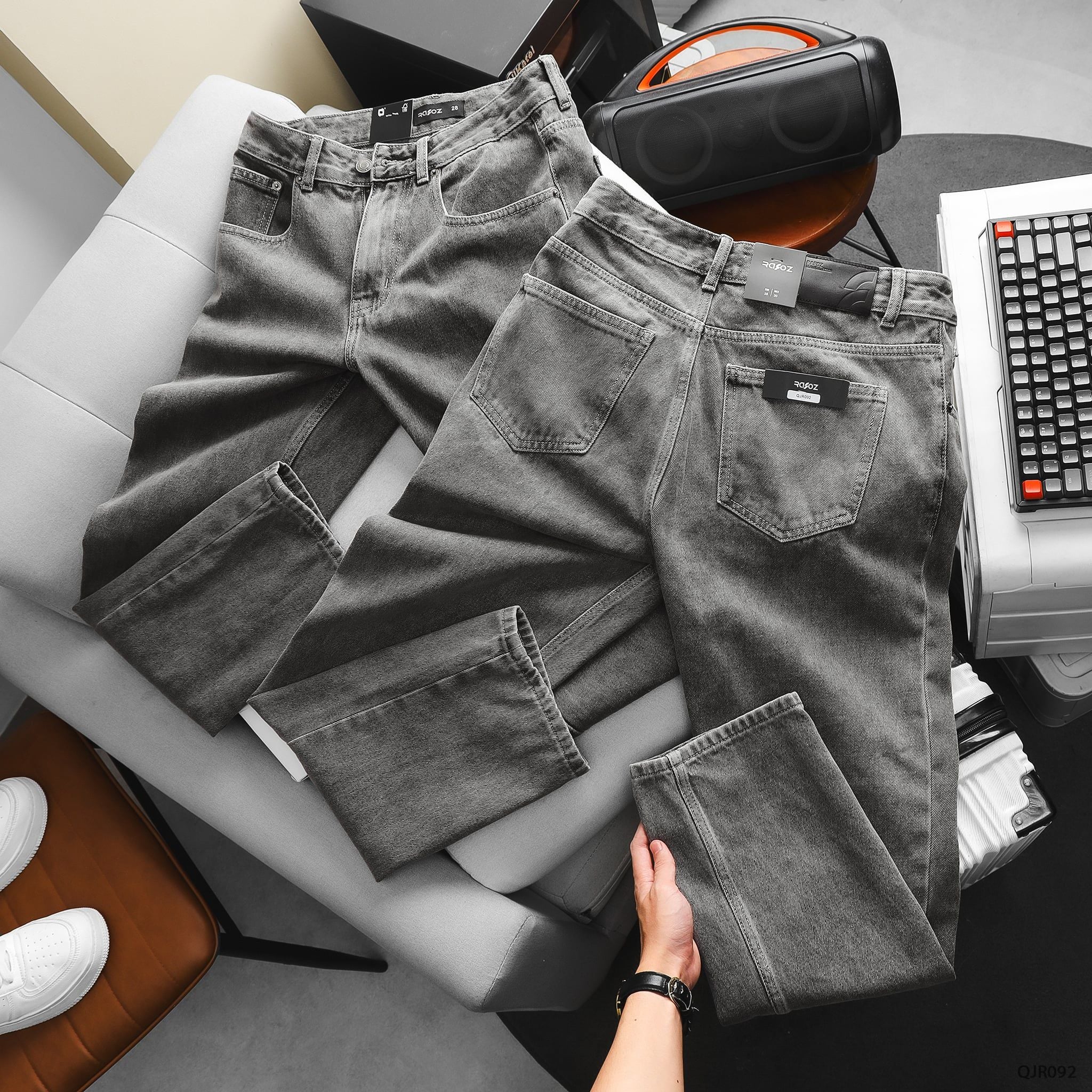 Quần jean relaxed grey wash - 092 