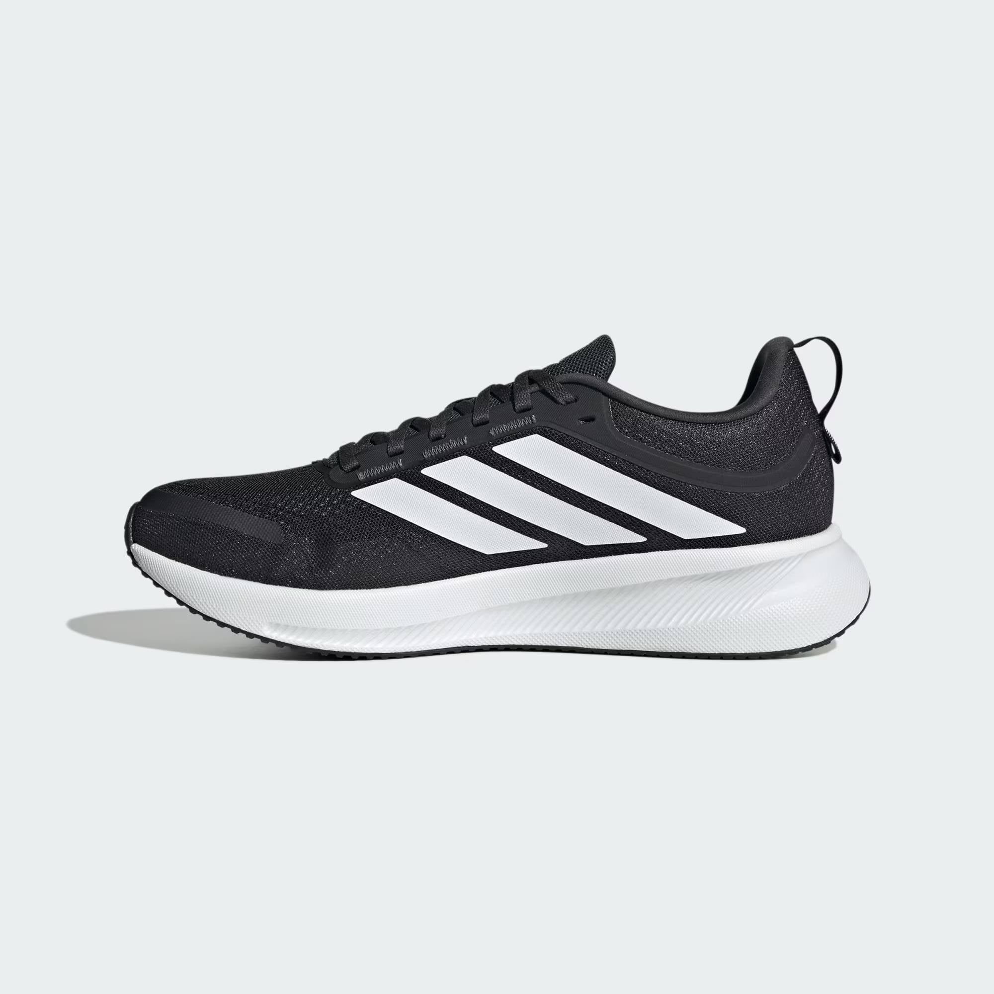  Giày chạy bộ adidas RUNBLAZE M JQ0630 