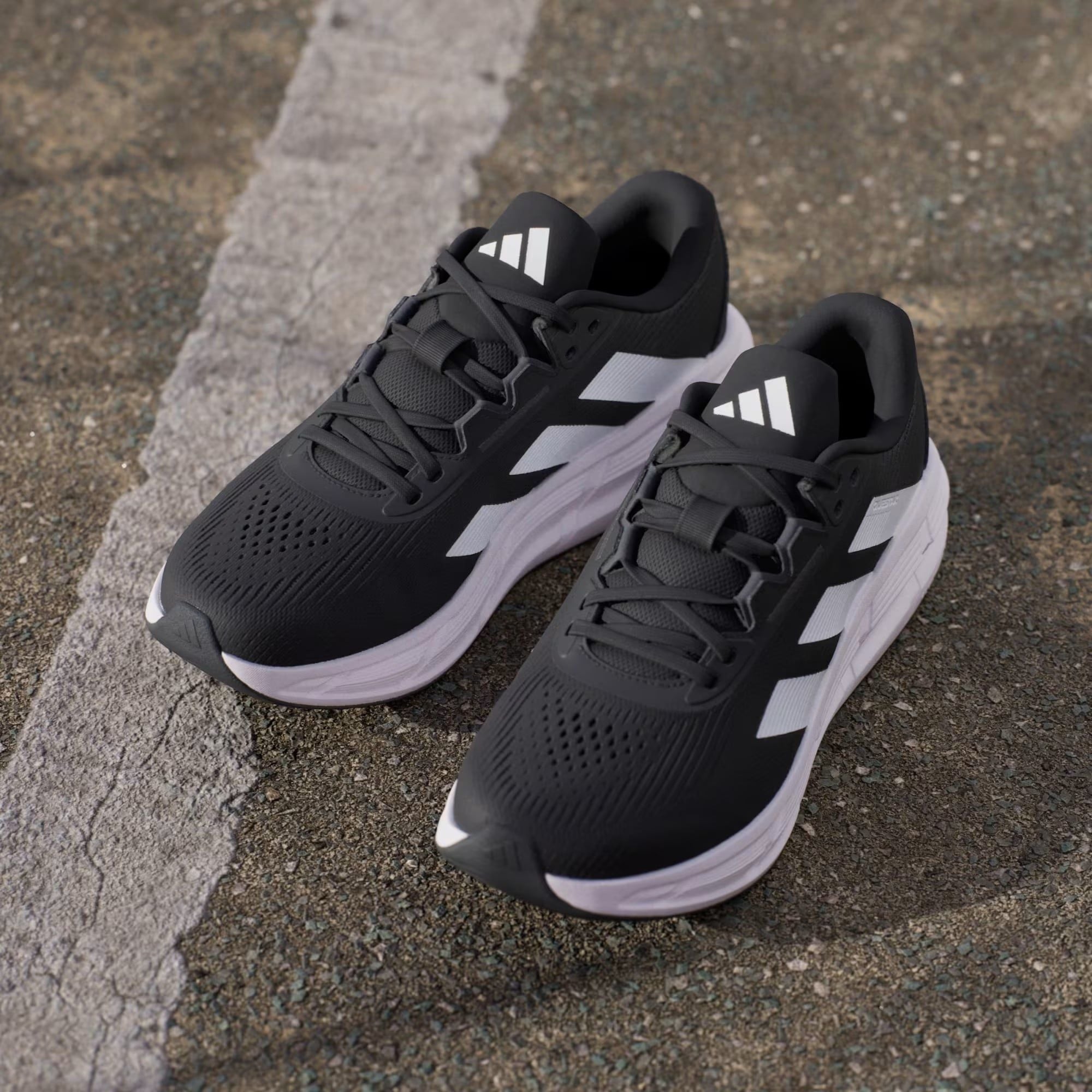  Giày Chạy Bộ Adidas Questar 3 ID6320 