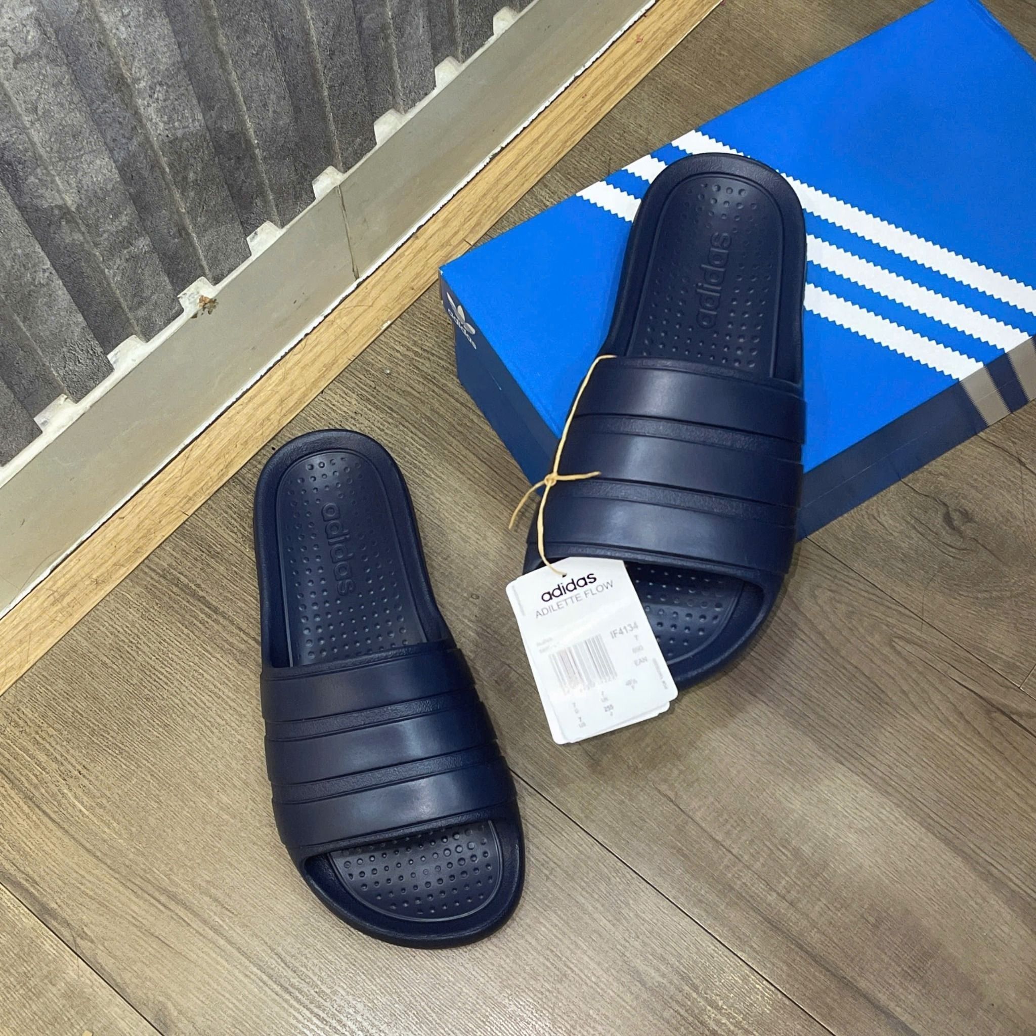  Dép adidas adilette Flow IG6860 