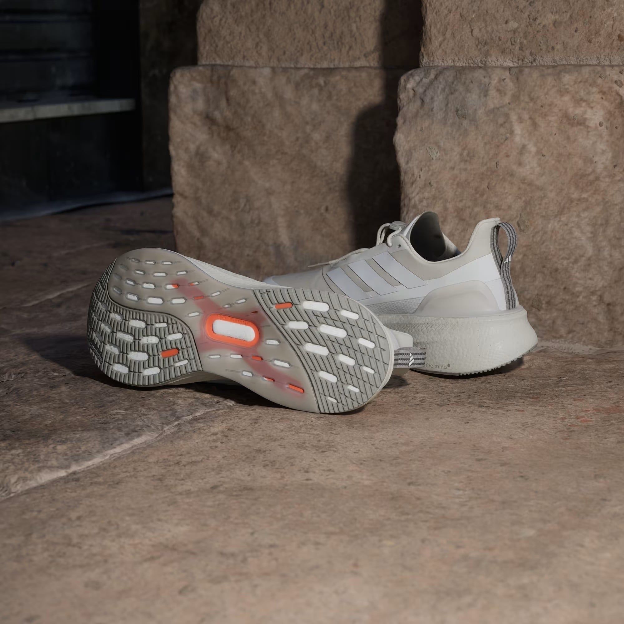  Giày Chạy Bộ Ultraboost 5 Hermanos Koumori JQ5387 