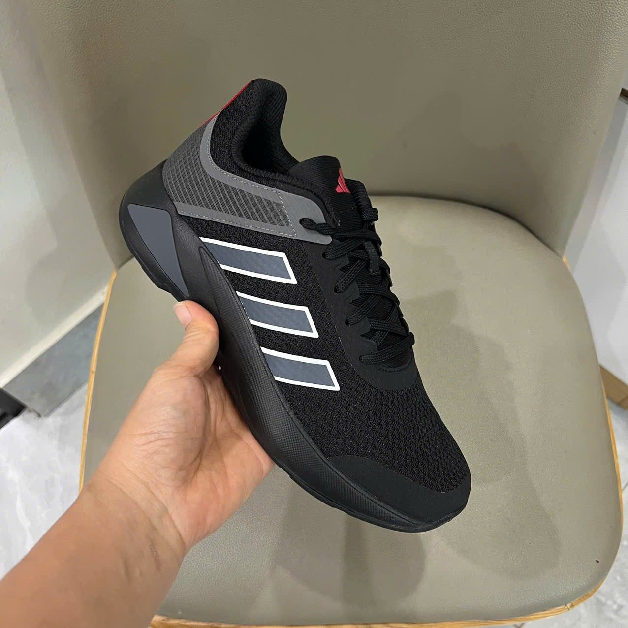  Giày chạy bộ adidas Adimove Nam - JK0950 