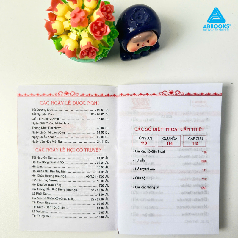 Lịch Cầm Tay Mini 2027 - Nhỏ Gọn, Tiện Lợi, Mang Theo Dễ Dàng (Ngẫu Nhiên) - ABBOOKS