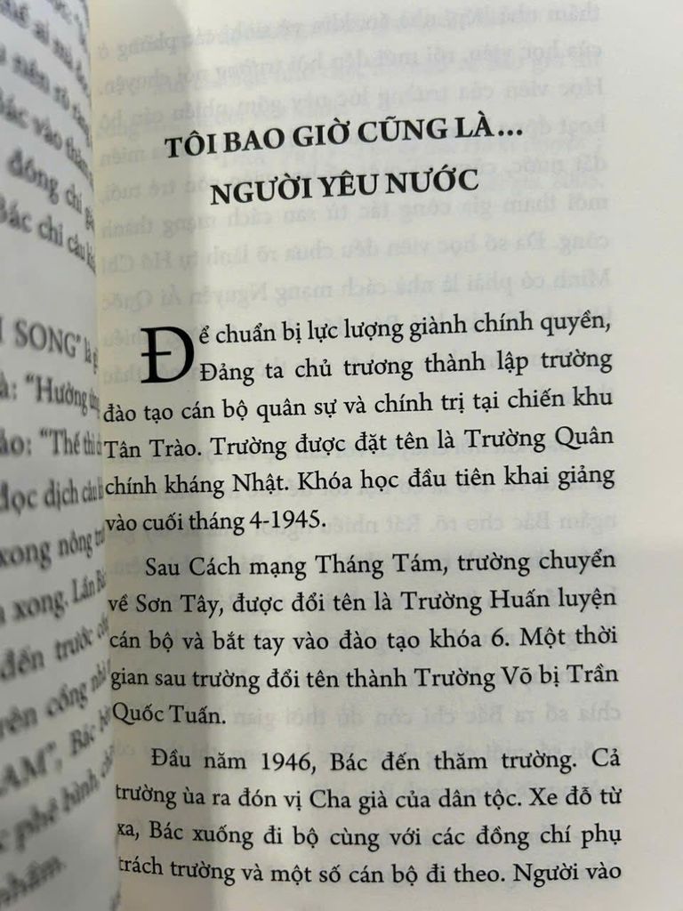 Sách văn học - Bác Hồ cầu hiền tài
