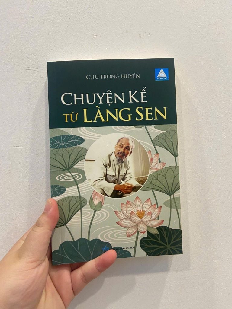 Sách văn học - Chuyện kể từ làng sen (Chu Trọng Huyến)