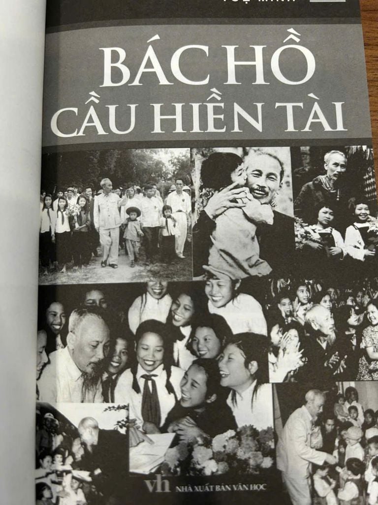 Sách văn học - Bác Hồ cầu hiền tài