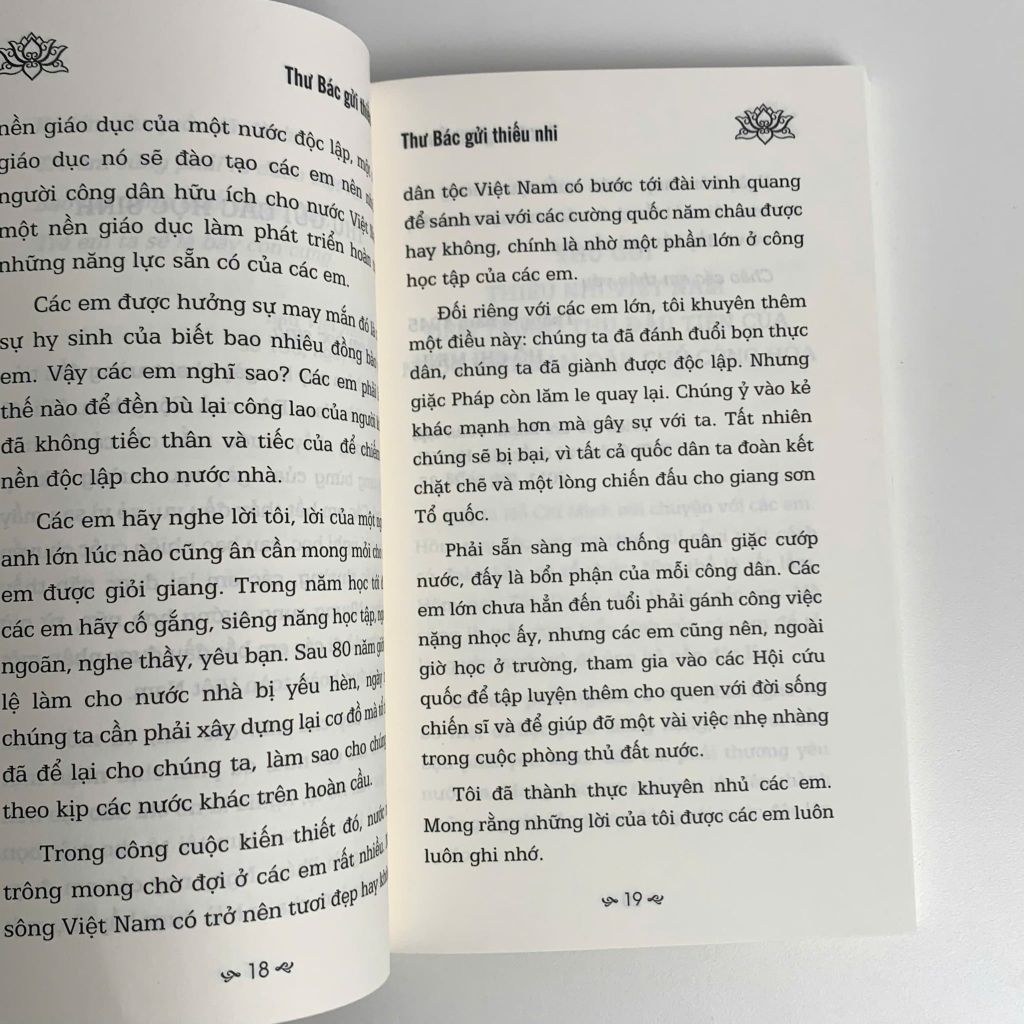 Sách - Sáng Mãi Tấm Gương Bác Hồ - Thư Bác Gửi Thiếu Nhi ( Hoài Dung, Tuệ Nhi ) - ABBOOKS