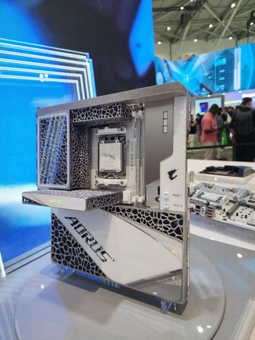  GIGABYTE X870 AORUS INFINITY 
