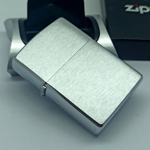 Bật Lửa Zippo Đồng Khối Mạ Chrome Trắng Trơn Phay Xước Đáy Lồi Đời XIII La Mã Sản Xuất Năm 1997 ZL874