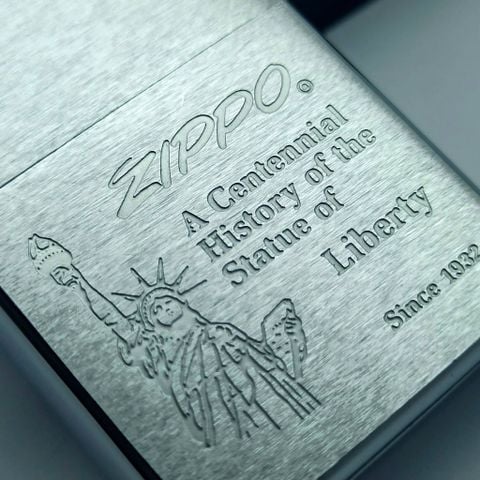 Bật Lửa Zippo Đồng Khối Mạ Chrome Trắng Trơn Phay Xước Chủ Đề Nữ Thần Tự Do Liberty Đời XII La Mã Sản Xuất Năm 1996 ZL876