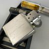 Bật Lửa Zippo Đồng Khối Mạ Chrome Bóng Khắc Ăn Mòn Phủ Sơn Chủ Đề Quần Đảo Hawaii Đời III La Mã Sản Xuất Năm 1987 ZL862