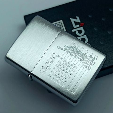 Bật Lửa Zippo Đồng Khối Mạ Chrome Trắng Trơn Phay Xước Chủ Đề Nữ Thần Tự Do Liberty Đời XII La Mã Sản Xuất Năm 1996 ZL878