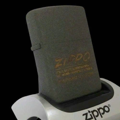 Bật Lửa Zippo Đồng Khối Phủ Sơn Đen Sần Đáy Lồi Chữ Xéo Đời VII La Mã Sản Xuất Năm 1991 ZL866