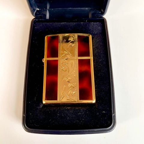 Bật Lửa Zippo Đồng Khối Mạ Vàng Gold Hoa Văn Men Cánh Gián Đời XV Năm 1999 ZL797