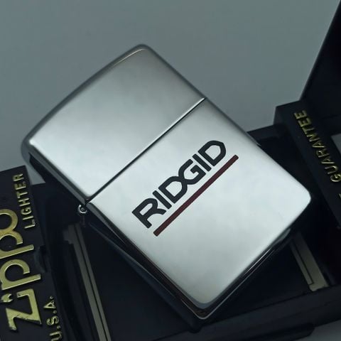 Bật Lửa Zippo Đồng Khối Mạ Chrome Bóng Chủ Đề Phủ Sơn Đời XI La Mã Sản Xuất Năm 1995 ZL870