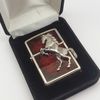 Bật Lửa Zippo Xuất Nhật Khảm Xà Cừ Đỏ Vân Đá Mạ Bạc Emblem Ngựa Hiếm Gặp ZN157