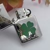 BẬT LỬA ZIPPO CHROME BÓNG HOA VĂN SƠN HẤP NHIỆT CỎ 4 LÁ MAY MẮN Z179
