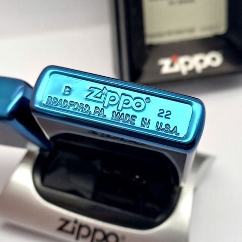 Bật Lửa Zippo Xanh Saphia Chủ Đề Thuận Buồm Xuôi Gió ZKC55