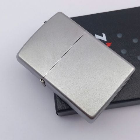 BẬT LỬA ZIPPO MẠ SATIN CHỐNG XƯỚC, CHỐNG BÁM VÂN TAY Z209
