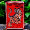 Bật Lửa Zippo Sơn Đỏ Bộ Sưu Tập 12 Con Giáp Họa Tiết In Tranh Đông Hồ Z345