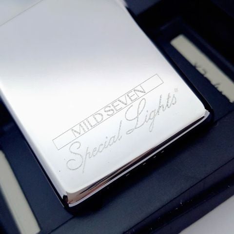 Bật Lửa Zippo Slim Đồng Khối Mạ Chrome Khắc Ăn Mòn Chủ Đề Đời VI La Mã Năm 1990 ZL746