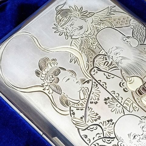 Bộ Bật Lửa Bạc Nguyên Khối Thủ Công Thập Niên 1950 Khảm Tam Khí Thất Phúc Thần May Mắn Cực Hiếm Phù Hợp Sưu Tầm Hoặc Làm Quà Biếu Tặng Đẳng Cấp Giá Trị Sang Trọng ZB84