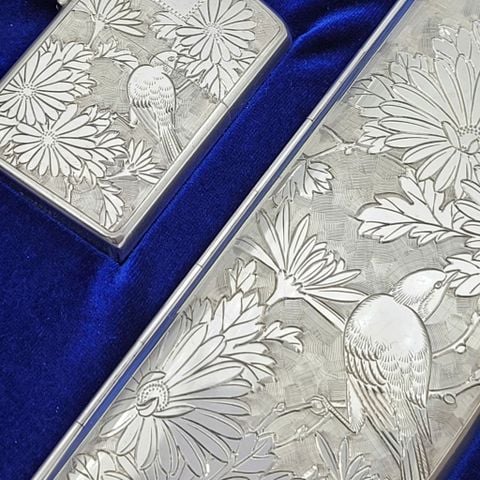 Bộ Bật Lửa Bạc Nguyên Khối Thủ Công Thập Niên 1950 Hoa Văn Tinh Xảo Cực Hiếm Phù Hợp Sưu Tầm Hoặc Làm Quà Biếu Tặng Đẳng Cấp Giá Trị Sang Trọng ZB83